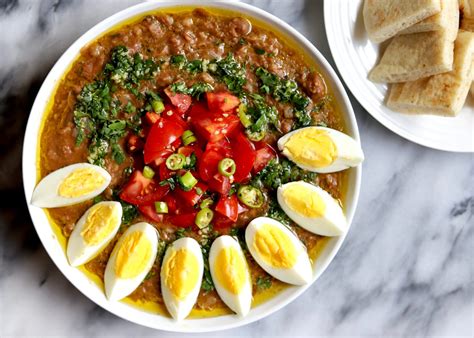 Foul Medames - En krämig dröm av kockad bönmass med en zing av citron och kummin!