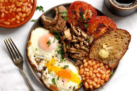 Full English Breakfast: Den ultimata kombinationen av mättande morgonstek och utsökt smak!